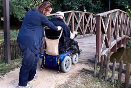 Ponte trappola per le carrozzine dei disabili