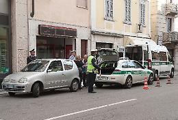 Stroncato da un malore appena sceso dall'auto