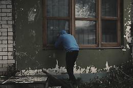 Tre furti in citt&agrave;, al Migliaro rubati gioielli e ricordi di famiglia