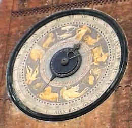Eclissi di sole in Antartide e sull'orologio del Torrazzo