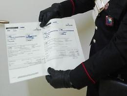 Soldi veri ma polizze false, denunciato assicuratore
