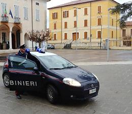 Raggira un 15enne e gli strappa il portafogli