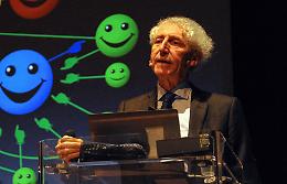 Lo scienziato sul palco: in 400 per scoprire l'algoritmo salva-cuore