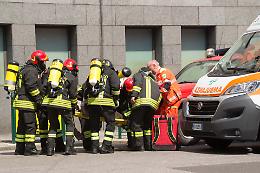 FOTO Incendio con un morto in via Ghisleri a Cremona