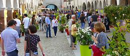 Castelponzone, borgo in fiore per festeggiare  le mamme