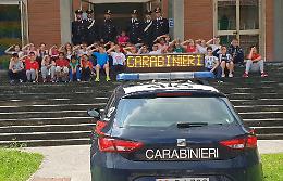 Alunni della primaria di Casalbuttano in visita ai carabinieri