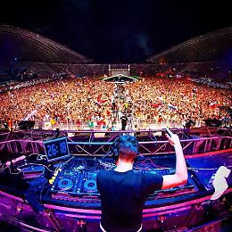 Arena Summer Festival  con 'Accendi il buio'