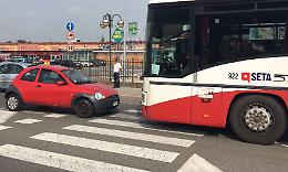 Castelvetro, in contromano centra un pullman di linea