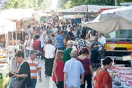 Fiera di San Pietro: in viale Po tra cibo, profumi e buoni affari