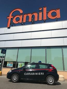 Tentano un furto al Famila, denunciate due persone