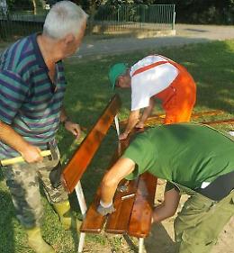 Alpini all’opera, nuovi arredi nel parco