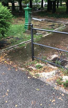   “Sciatteria urbana” in zona Castello