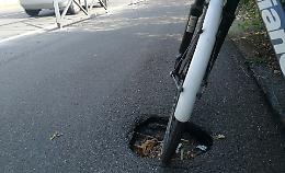 Piste ciclabili, rete al collasso tra buche e segnaletica ko