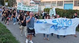 VIDEO Aperiponte, in centinaia per la 'festa' pi&ugrave; amara