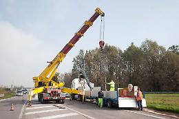 Il ponte lesionato dell'autostrada di via Mantova