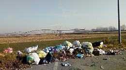 Area industriale sempre più discarica abusiva