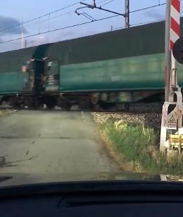 Sbarre su al passaggio dei treni, episodi per tre giorni consecutivi