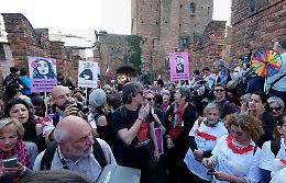 In città la manifestazione famiglie arcobaleno