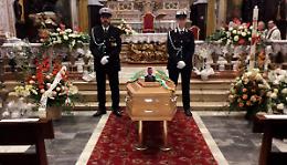 Folla ai funerali del sindaco Giovanni Cavatorta