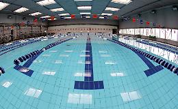 Piscina riaperta, ma divampano le polemiche