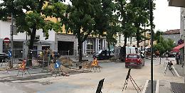 Tranciato un cavo dell'elettricit&agrave;. Negozi senza energia