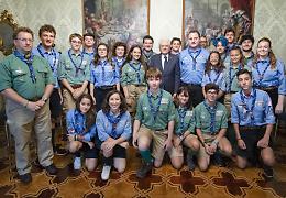 Scout, l&rsquo;abbraccio di Mattarella