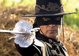 Zorro compie 100 anni: tra fumetti, film, libri e show