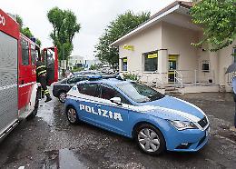 Poste, boato e danni. Si riapre a dicembre