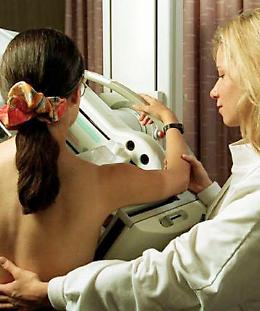 Tumore al seno, la chemioterapia si può evitare
