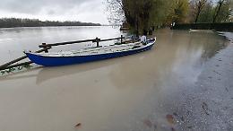 Po in piena a Casalmaggiore, sgombero Bar degli Amici del Po 