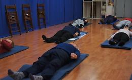 Parkinson, lo yoga come terapia al fianco dei medicinali