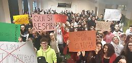 Allievi manifestano a favore della scuola
