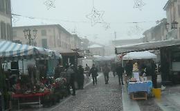 Orzinuovi, scarica l'olio nelle fogne. Ambulante nei guai