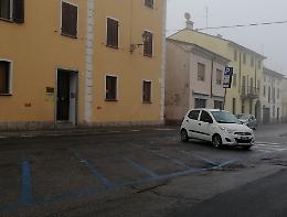 In via Gramsci stalli blu impazziti