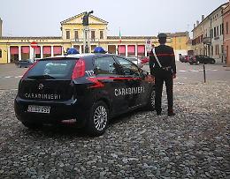 Incendio, carabiniere fuori servizio salva due persone