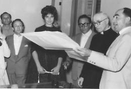 Mina, 80 anni con una sorpresa grande grande