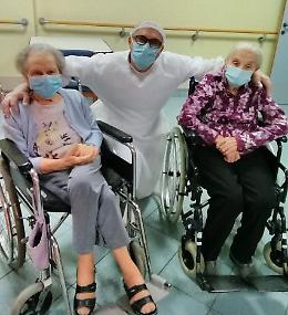Coronavirus, lo chef che cura gli anziani