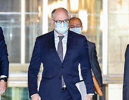 Gualtieri: 'Rischi al ribasso, ma stima del Pil resta a -8%'
