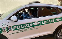 Beccato dalla Polizia locale alla guida senza tutto, maxi multa