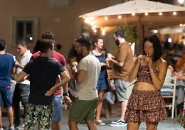 Contagi in aumento, 463 in un giorno. Due le vittime, minimo storico dal 21 febbraio
