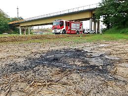 Canale Navigabile, rifiuti abbandonati e incendiati