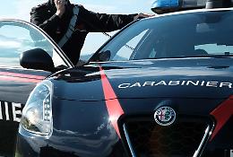 Ruba una borsa e preleva 250 con la carta: 26enne denunciato