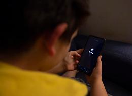 Pedofilia: adescava bambini su TikTok, 'divieto di social'