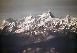 Ghiacci Himalaya precipitano in fiume, si temono 150 morti