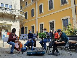 In centro la musica dei Los Ibericos