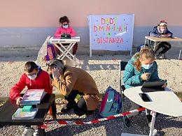 Vicomoscano, lezioni nel parcheggio della scuola primaria