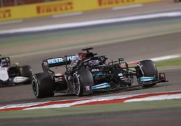 Hamilton vince il Gp del Bahrain davanti a Verstappen