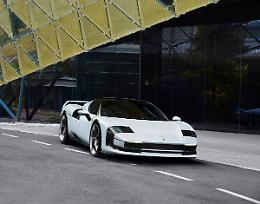 Ferrari, debutta la one-off SC40, un omaggio alla F40