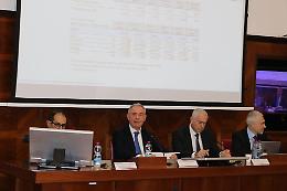 Carburanti, Urso "Taglio accise 2022 inefficace e troppo costoso"