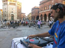 Un weekend con gli StraDeejay del vinile